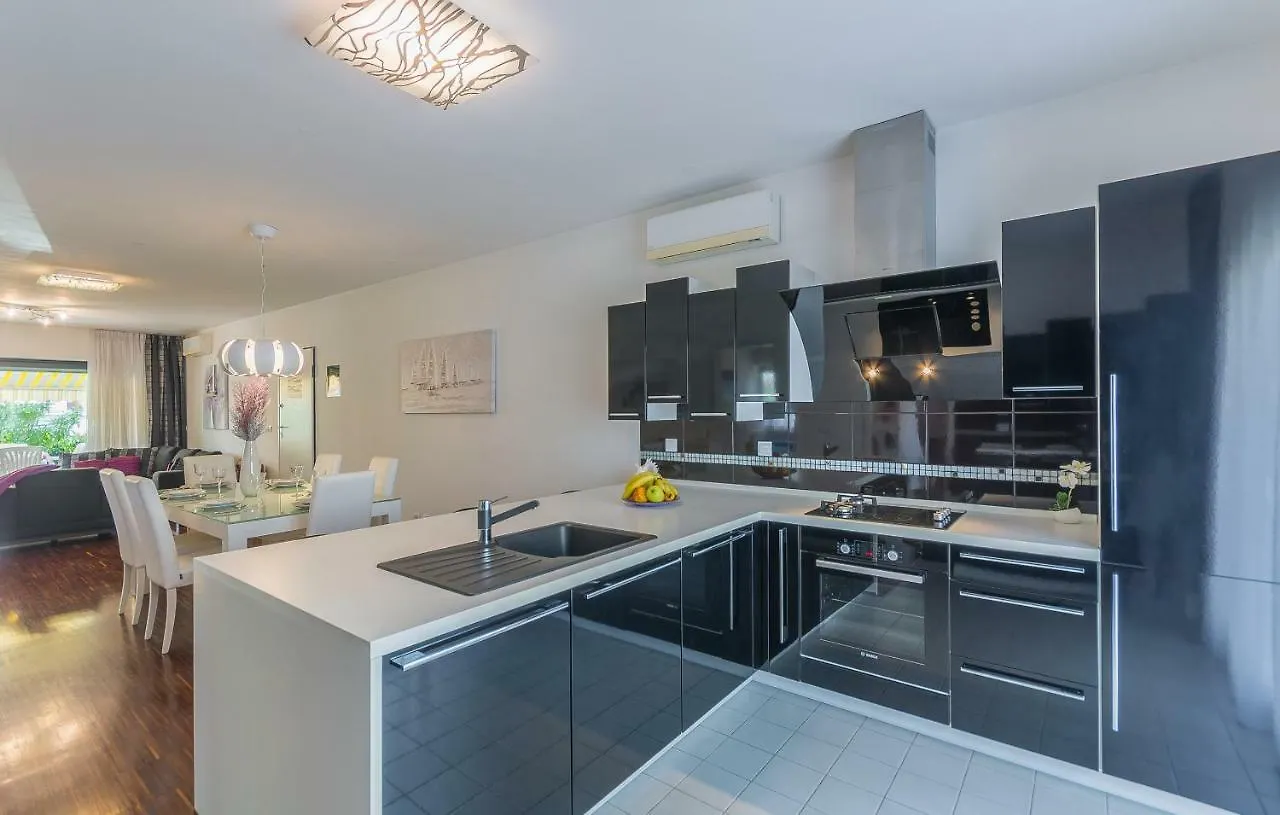 Apartment Lella Rovinj